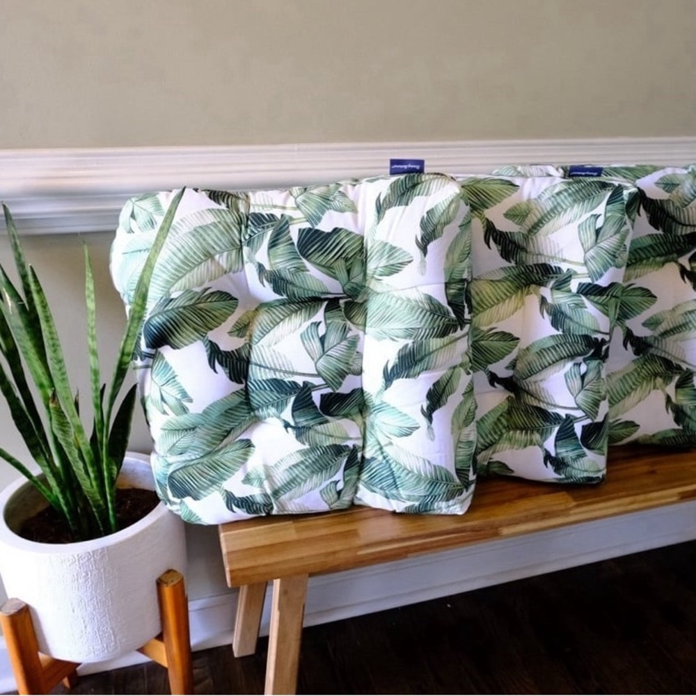 NWT 4pc Tommy Bahama Palm Tree 19 × 19 in cushion